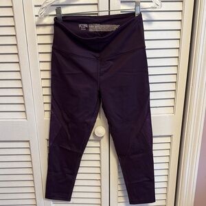 Victoria's Secret Women’s Purple Capri length Leggings